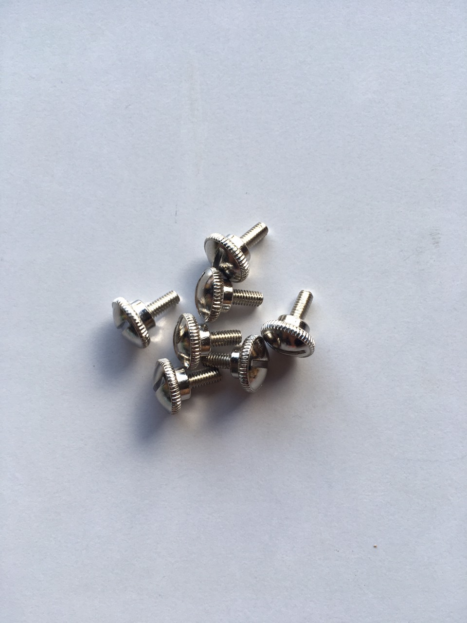 ốc bắt cữ cho máy may. Ốc giữ cữ