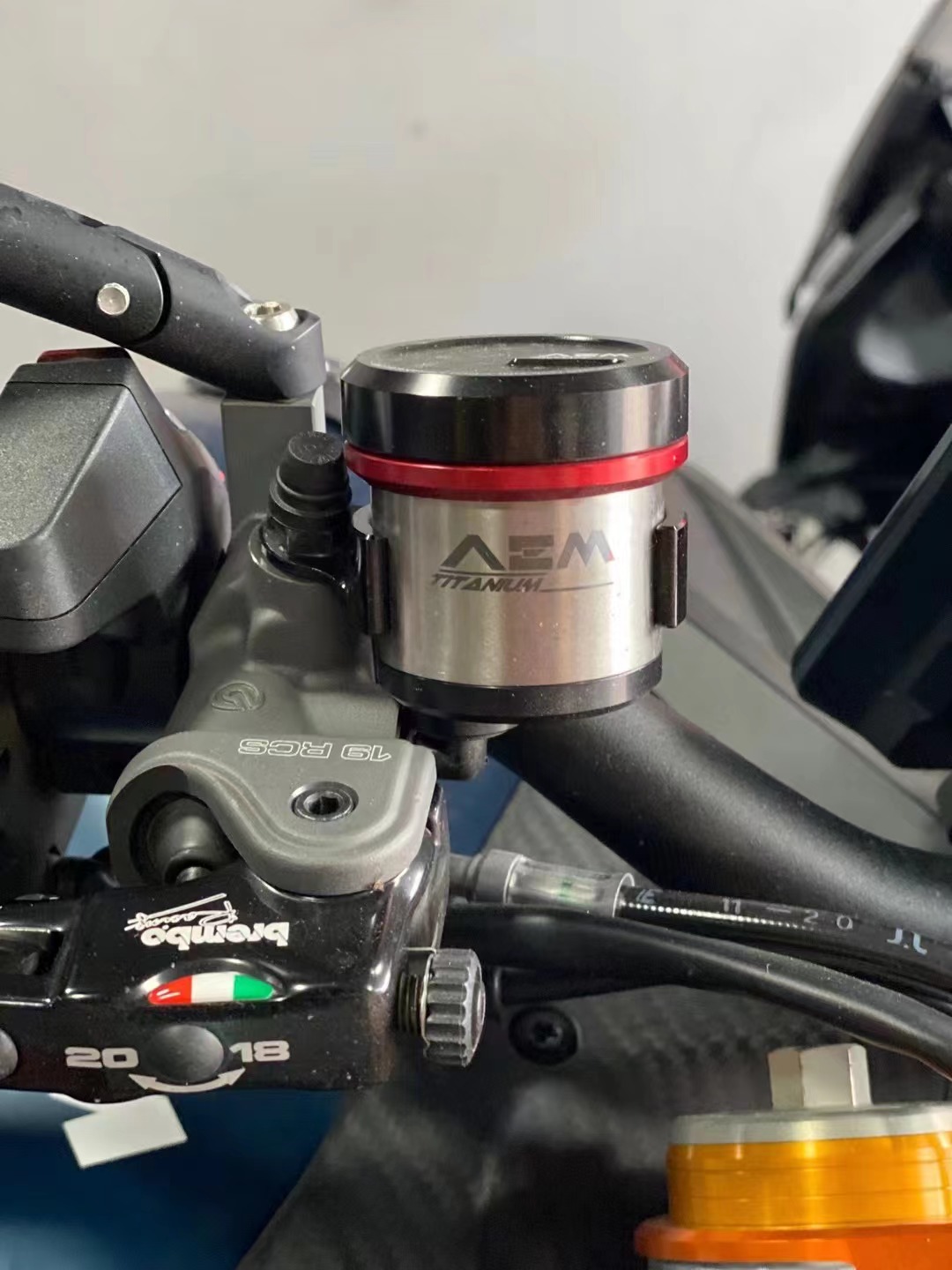 Domestic AEM oil cup integrated titanium alloy is suitable for Brebo RCS/CC  to directly push the pump clutch brake oil pot. Lazada PH