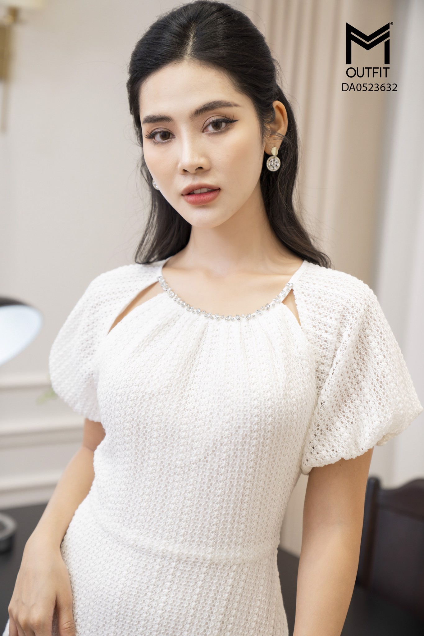 ĐẦM XÒE, ĐÍNH ĐÁ