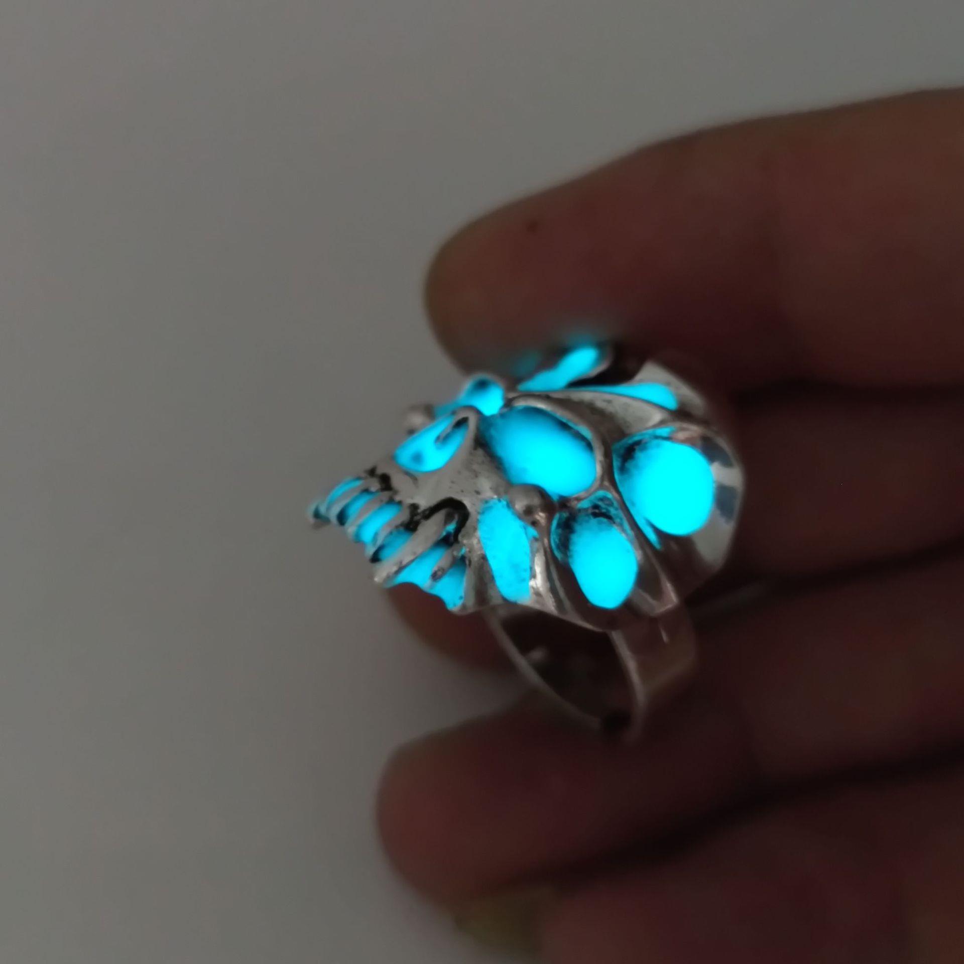 【Innovative design】Vintage Ring Halloween Alloy Ghost Head Glow-Tooth ...