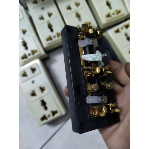 ổ cắm 3 lỗ đa năng hinoki có đèn báo