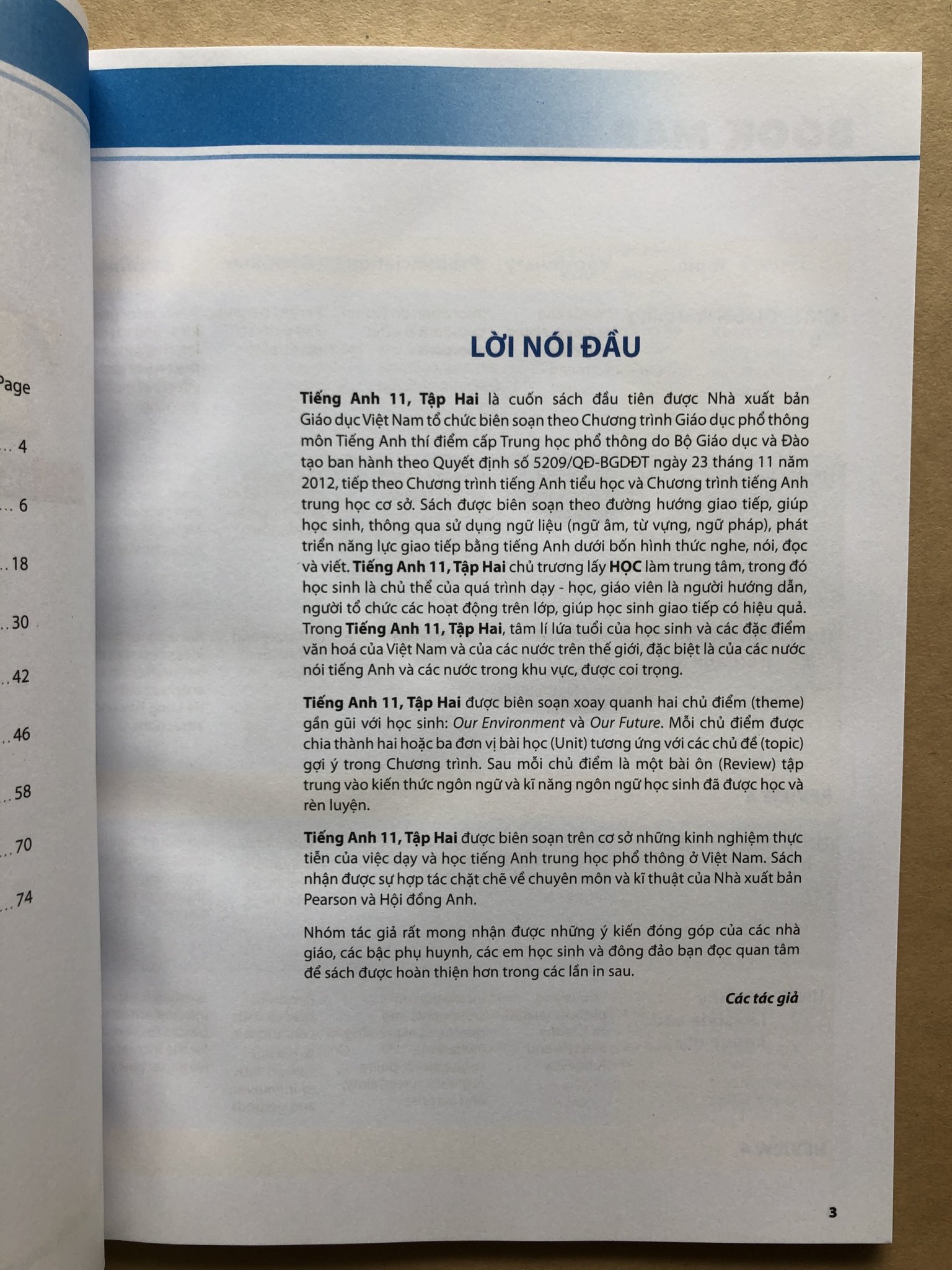 Sách Tiếng anh lớp 11 chương trình mới có CD