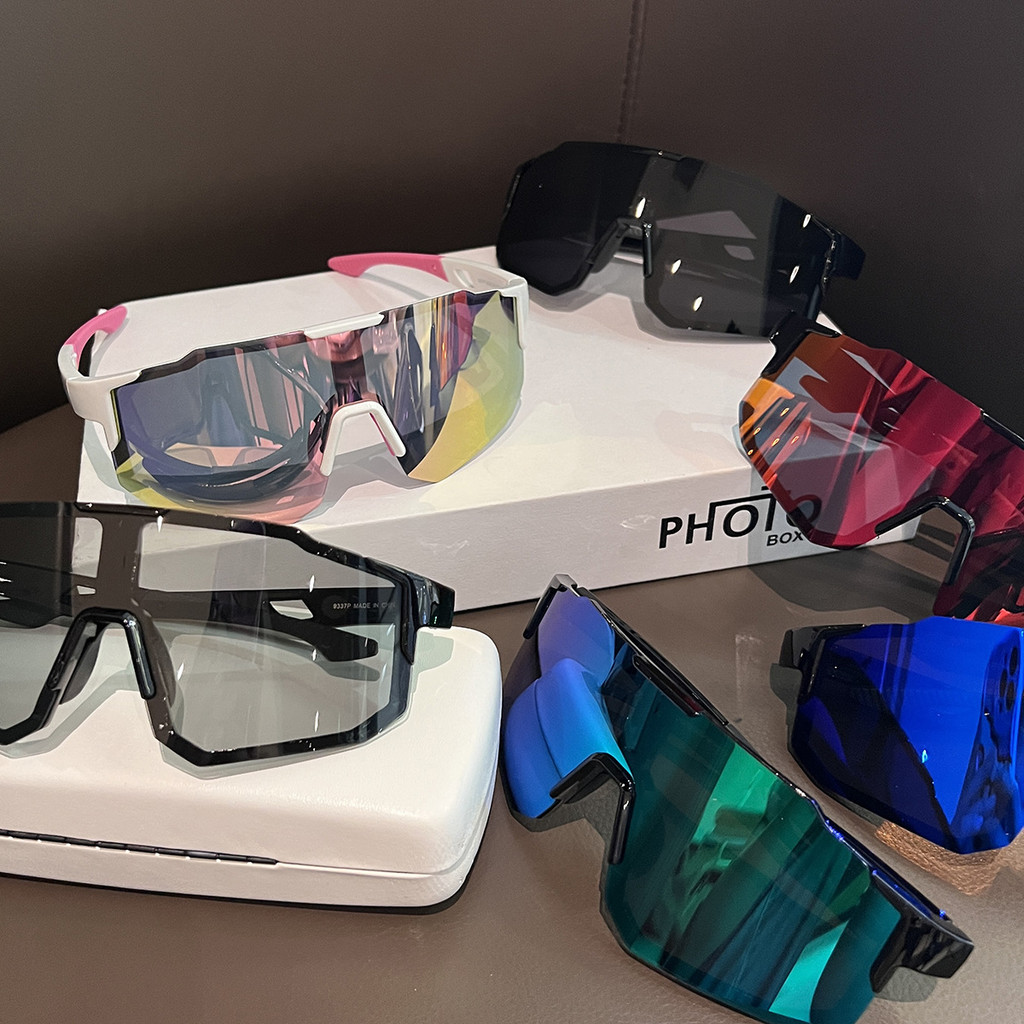 New%20Outdoor%20Sports%20Cycling%20Windproof%20Sunshade%20Sunglasses%20Colorful%20Men%20Women%20Night%20Riding%20Color-changing%20Glasses%20Sunglasses%20-%20Image%202