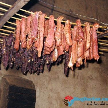 Thịt lợn gác bếp, Ba Chỉ Gác Bếp . Được làm từ thịt lợn tươi