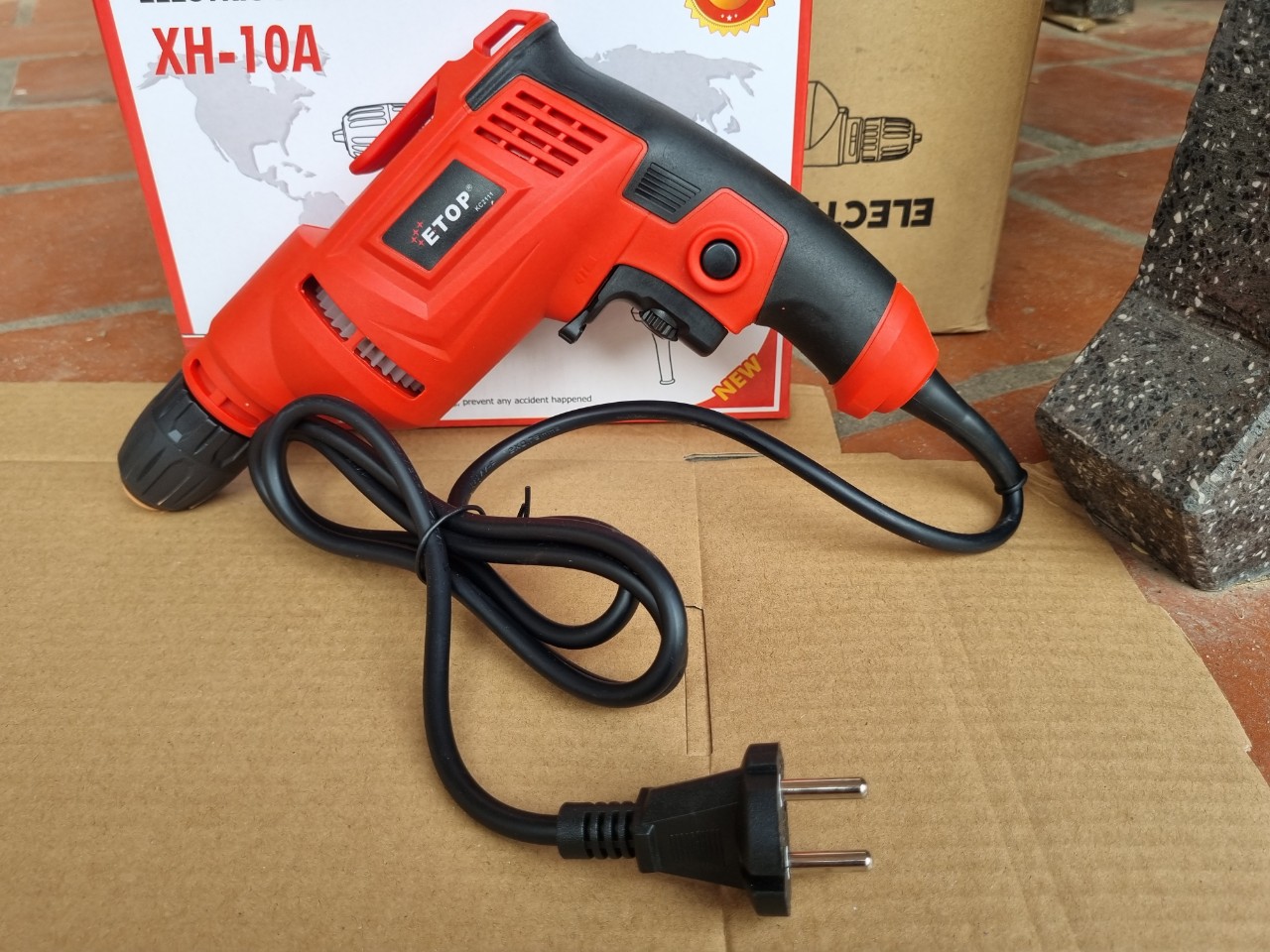 Máy khoan cầm tay 620w