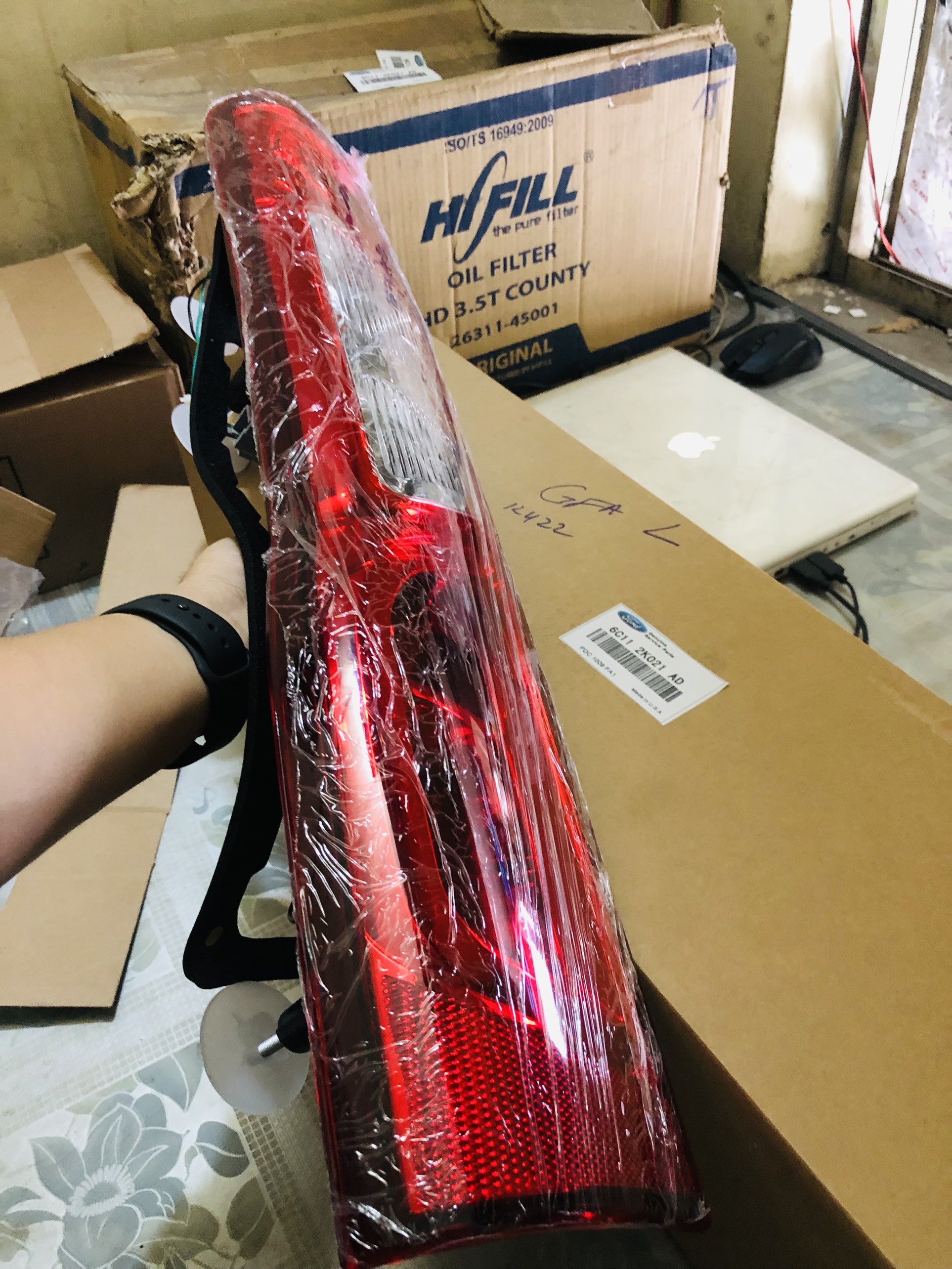 ĐÈN LÁI SAU FORD TRANSIT 2012-2022