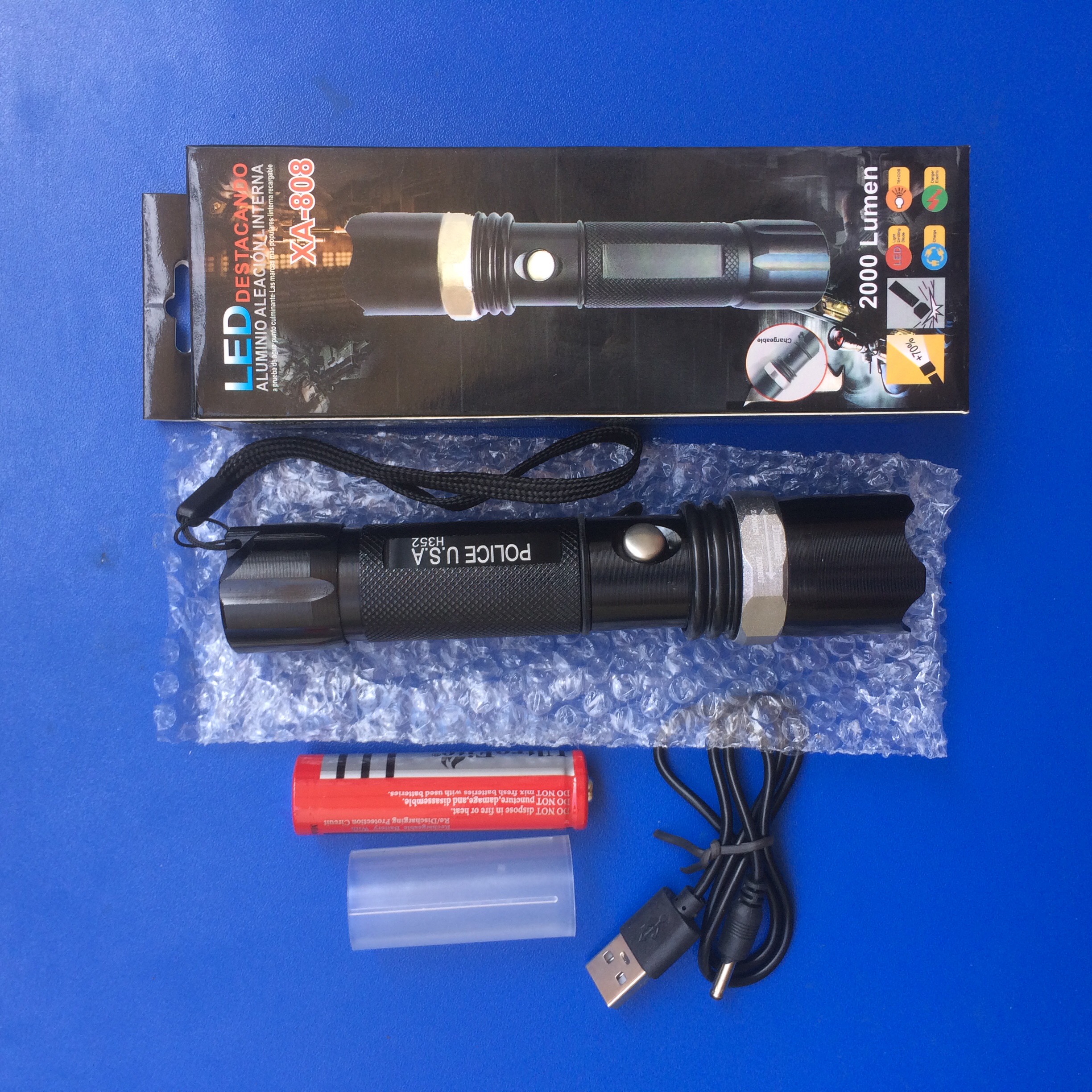 Đèn pin sạc siêu sáng 3 chế độ sáng - 000333