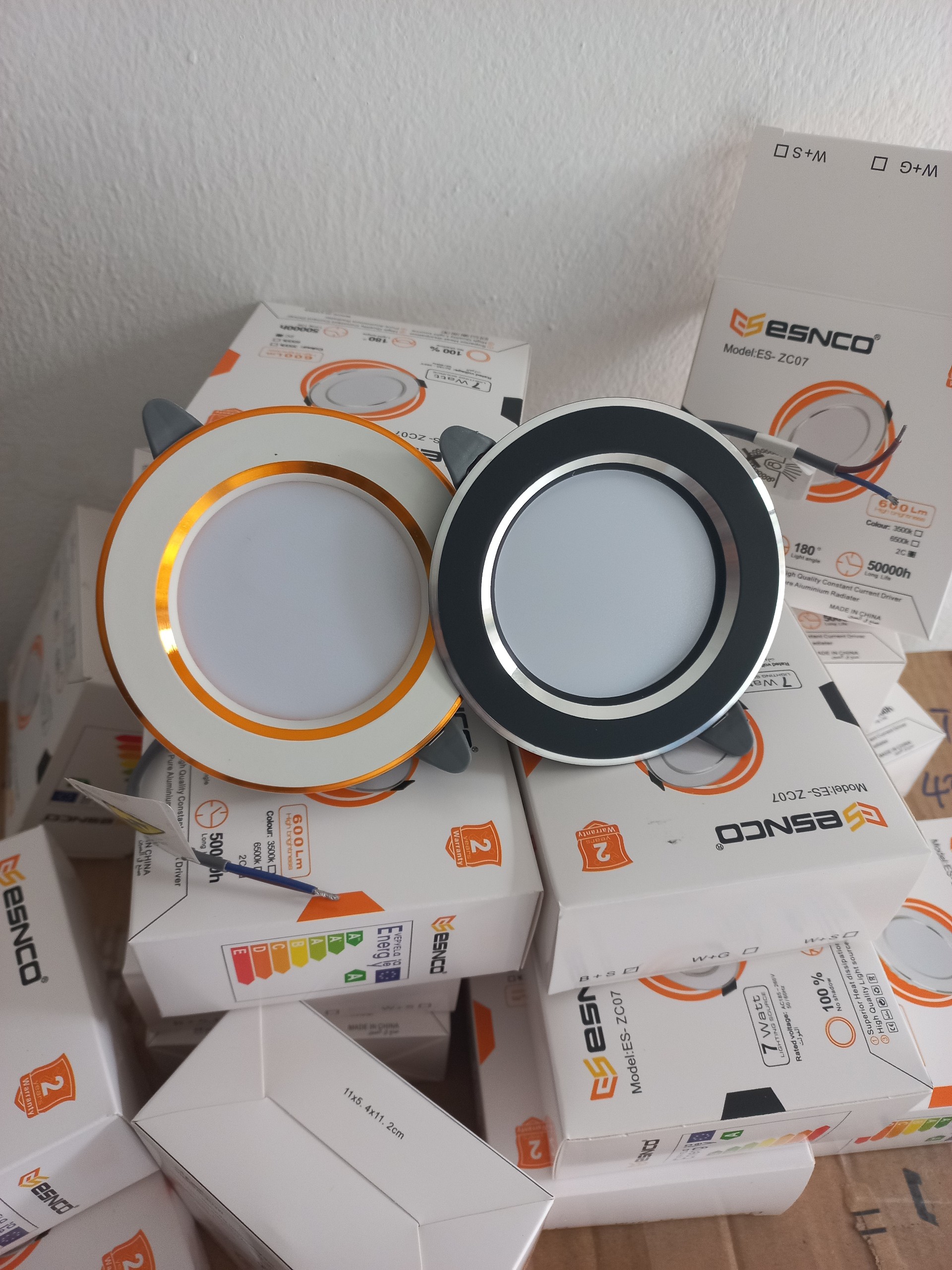 Đèn LED Downlight âm trần 7w 3 chế độ màu Phi 90 Viền ĐEN BẠC