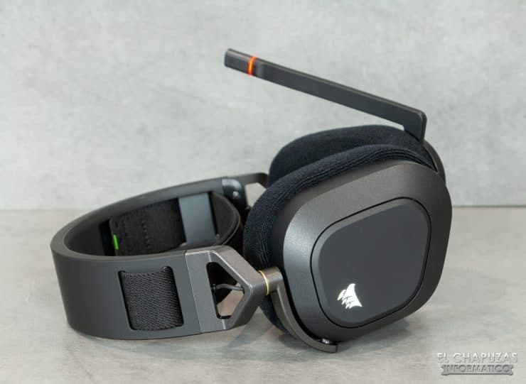 Tai nghe Corsair HS80 RGB Wireless