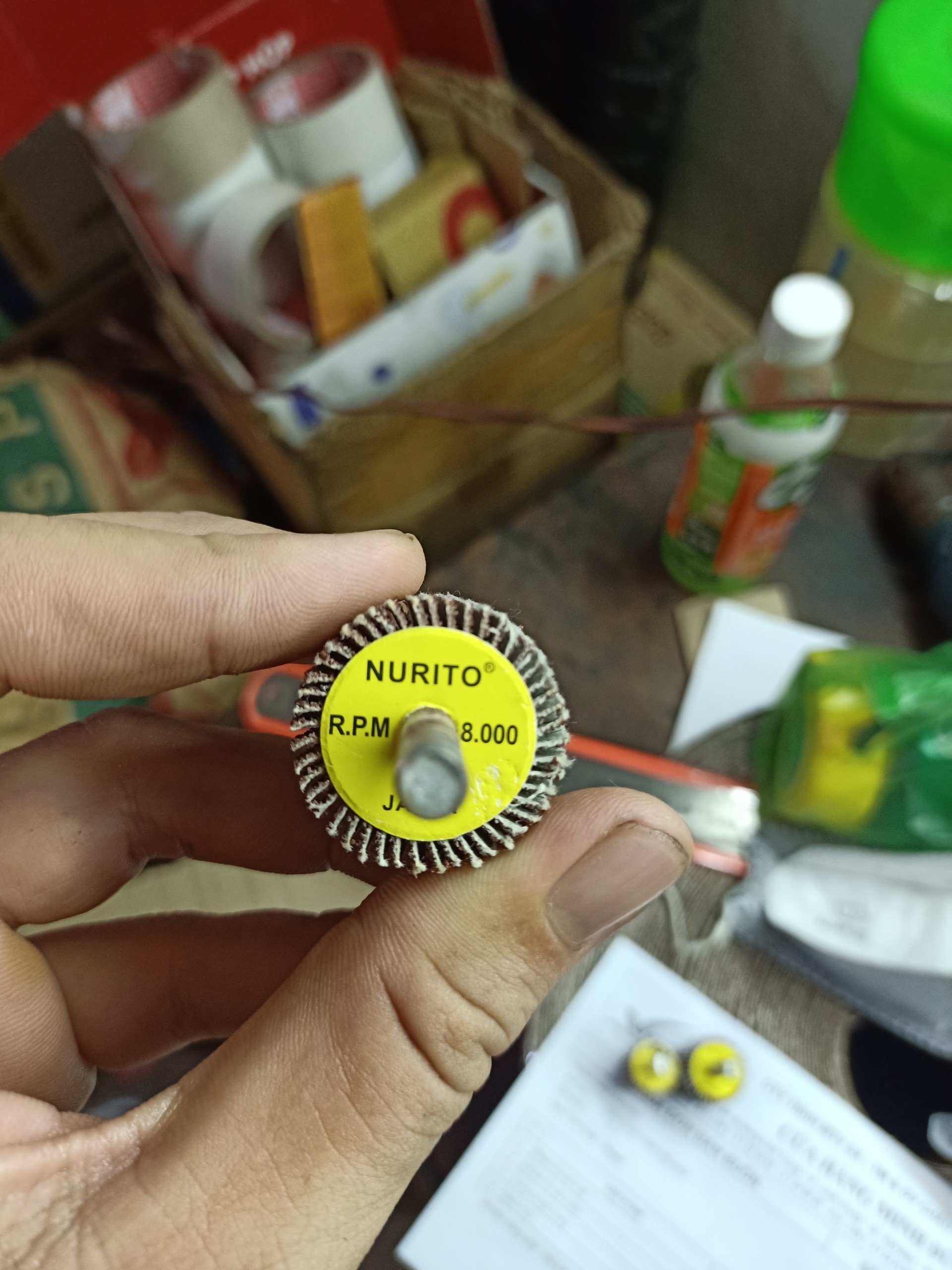 Nhám xếp trụ nurito số 80