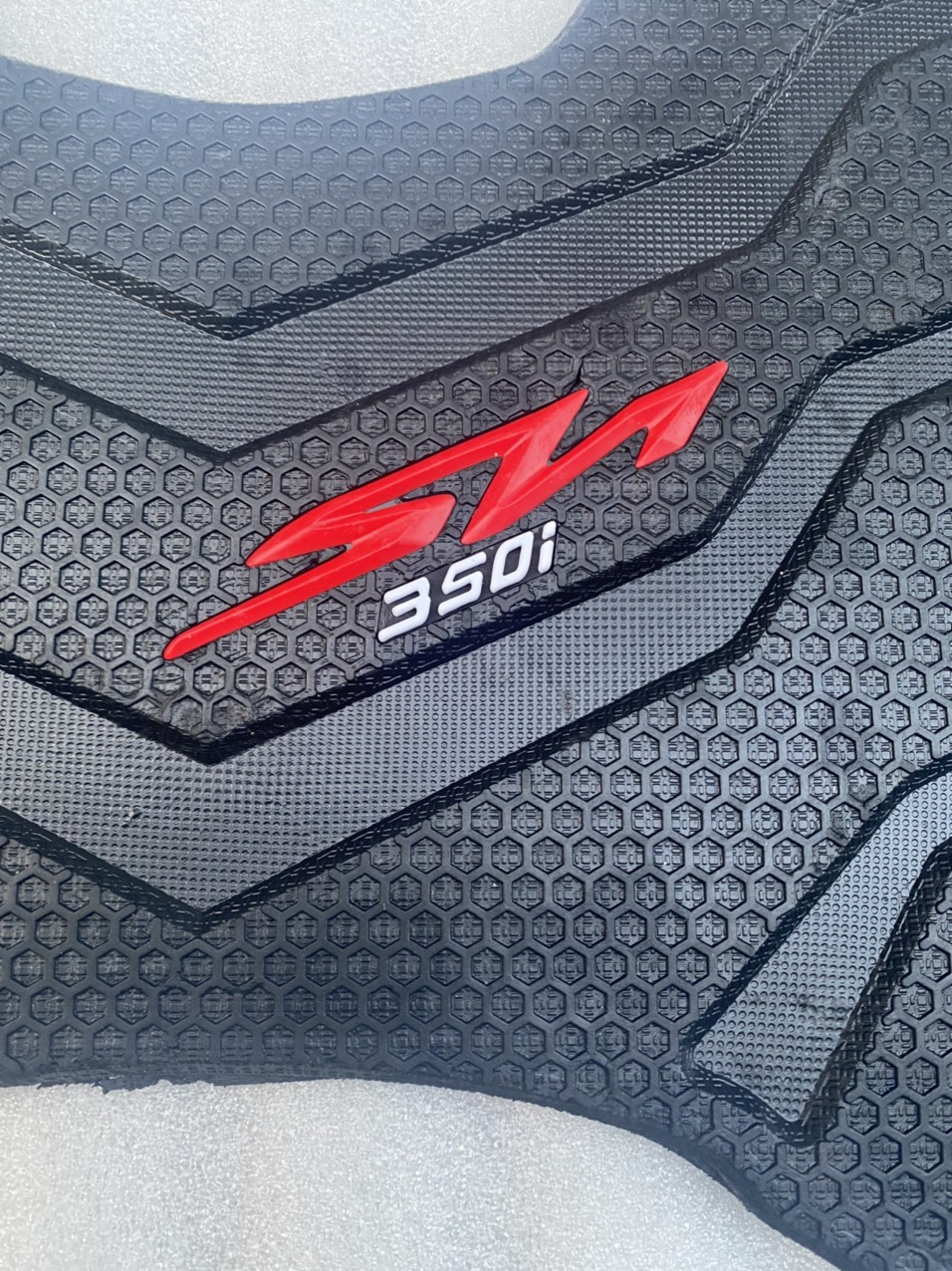 THẢM CAO SU LÓT CHÂN XE SH 350i