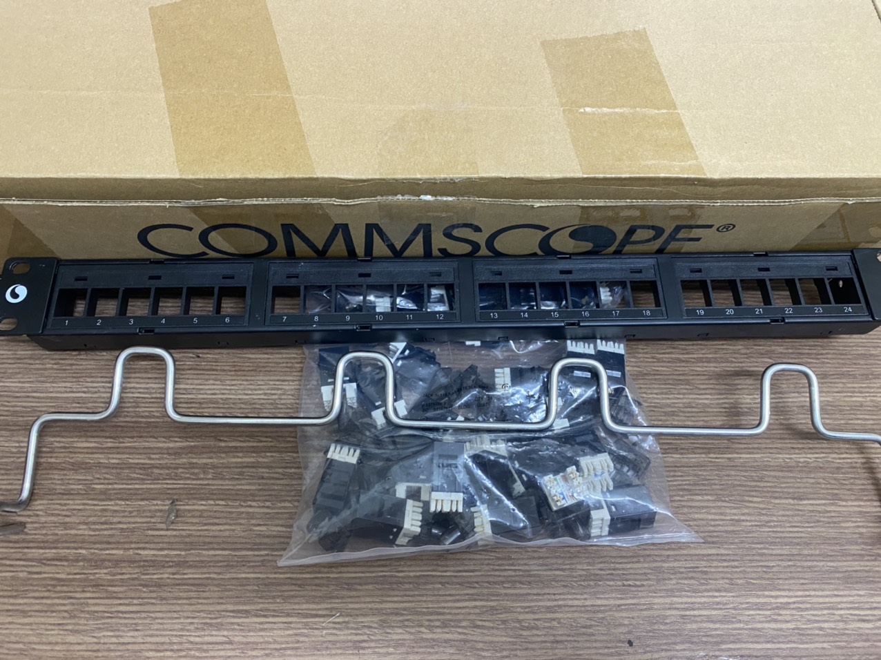 Thanh đấu nối mạng Patch Panel 24 Port Cat6 Commscope