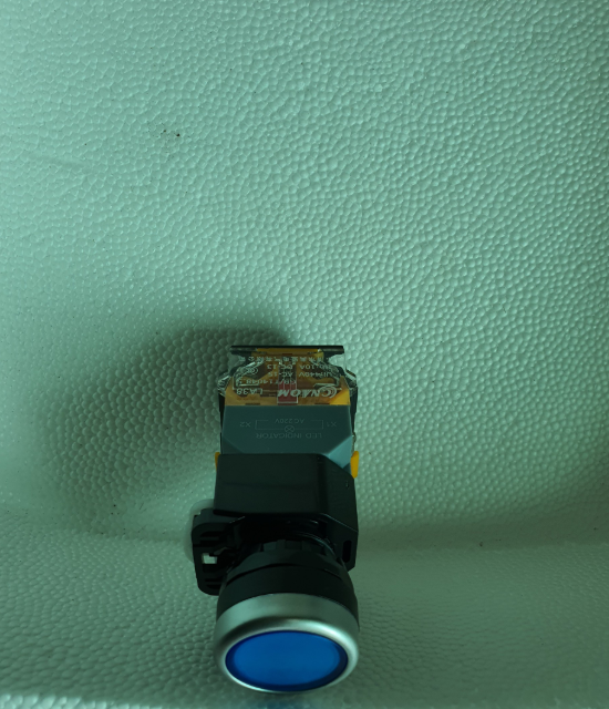 công tắc nhấn gắn tủ điện phi 22mm