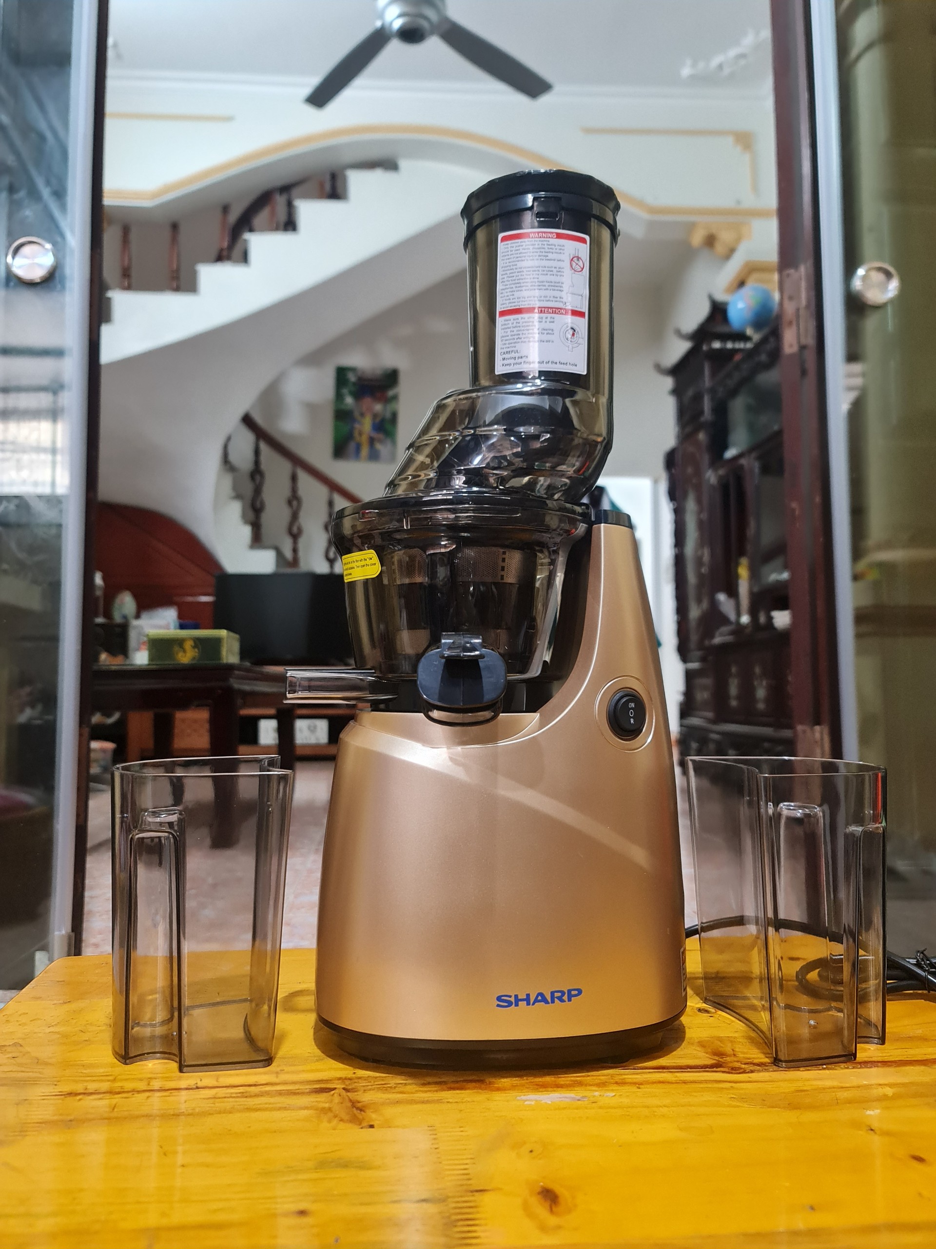 máy ép chậm ks689, máp ép chậm sharp ks-689