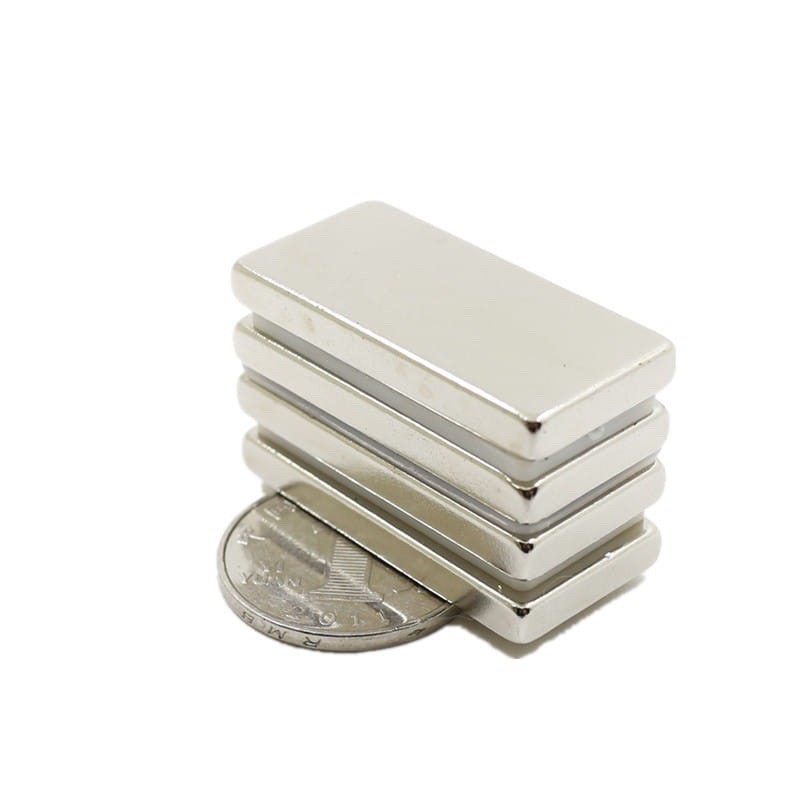 Nam châm đất hiếm kích thước 40x20x3mm