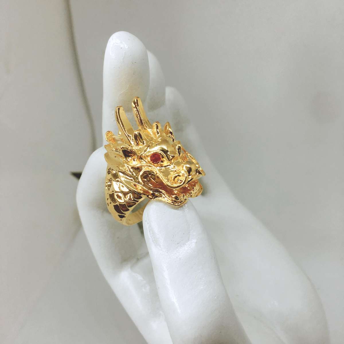 Nhẫn phong thủy Nhẫn Thiên long đính đá đẳng cấp