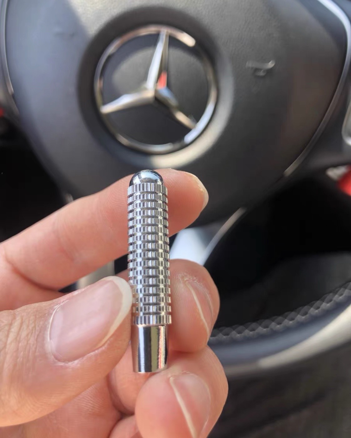 NÚM CHỐT CỬA MERCEDES-BENZ