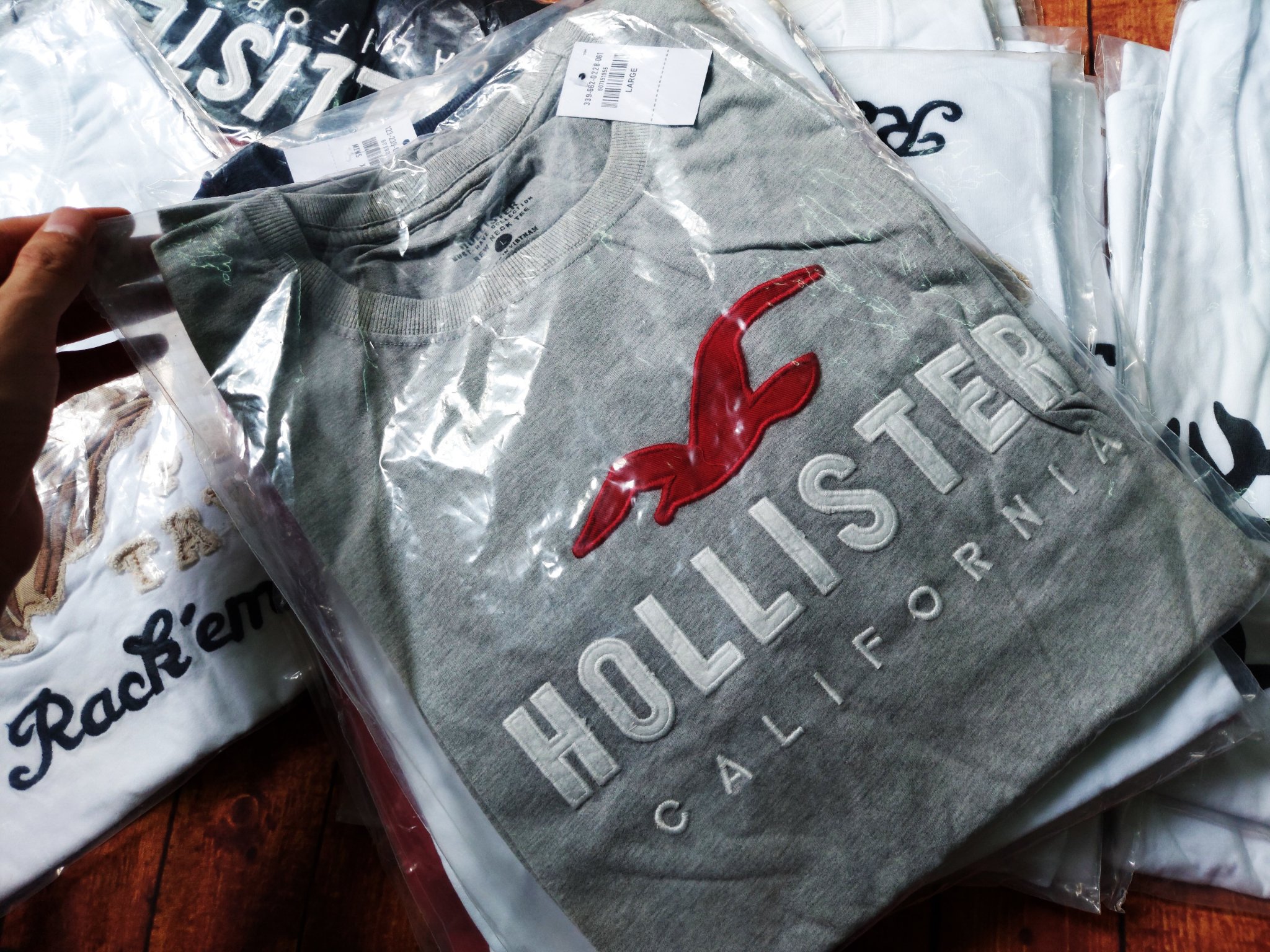 Áo thun Hollister White & Gray Basic