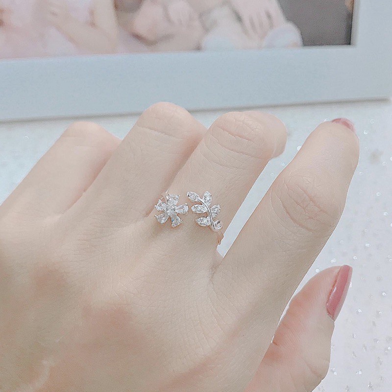 Nhẫn nạm đính đá cao cấp
