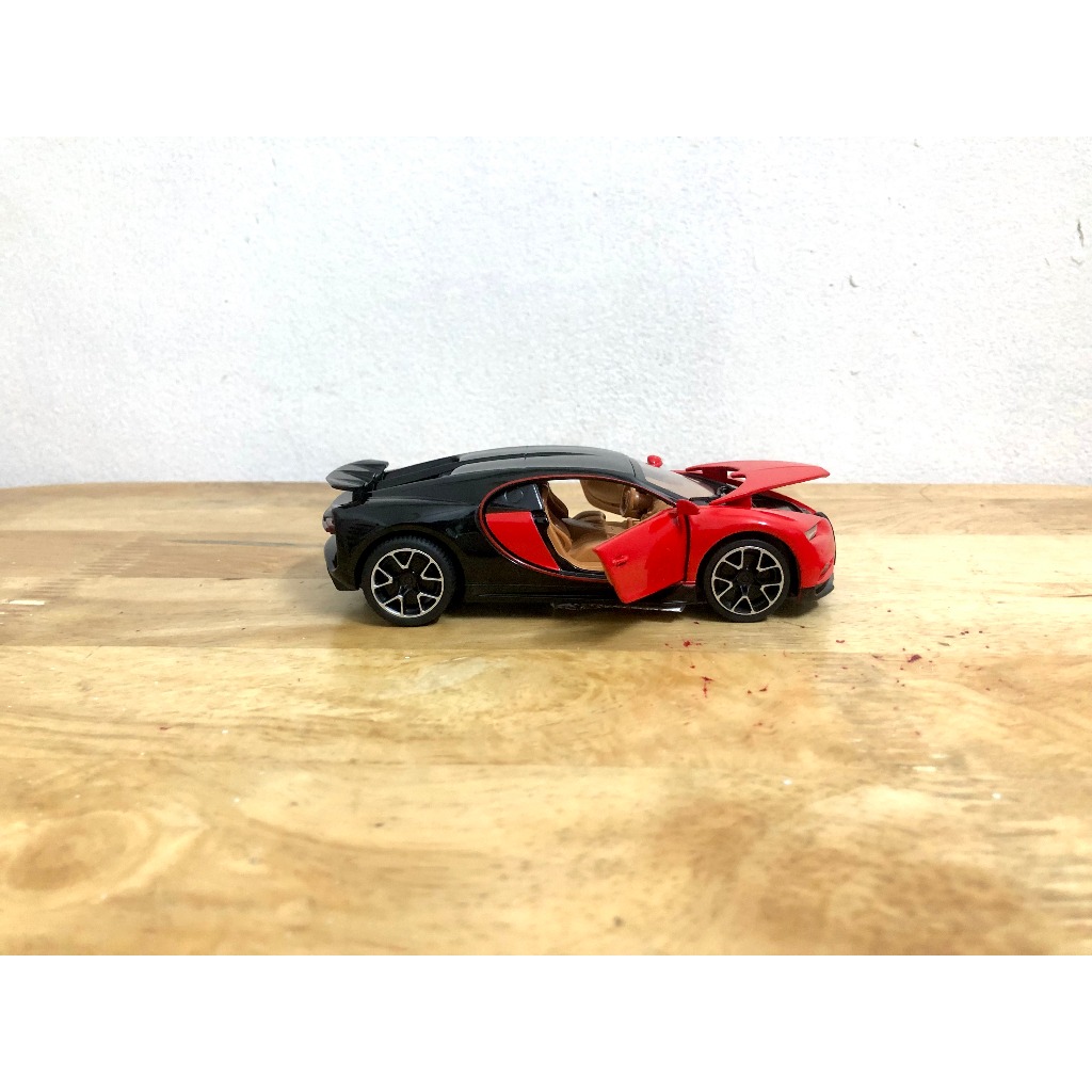 Mô hình xe Bugatti Chiron Pur Sport _ Tỷ lệ 1:32