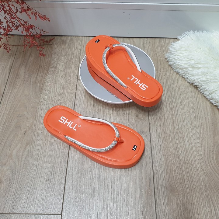 DÉP KẸP QUAI XOÀN SIÊU SANG