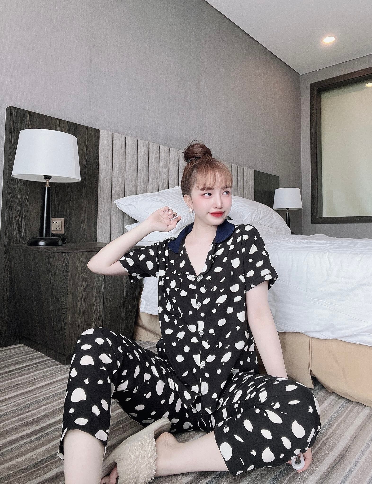 Đồ Bộ Lụa 100d Dài Kiểu Đốm Siu Xinh - Mẫu mặc sp thật
