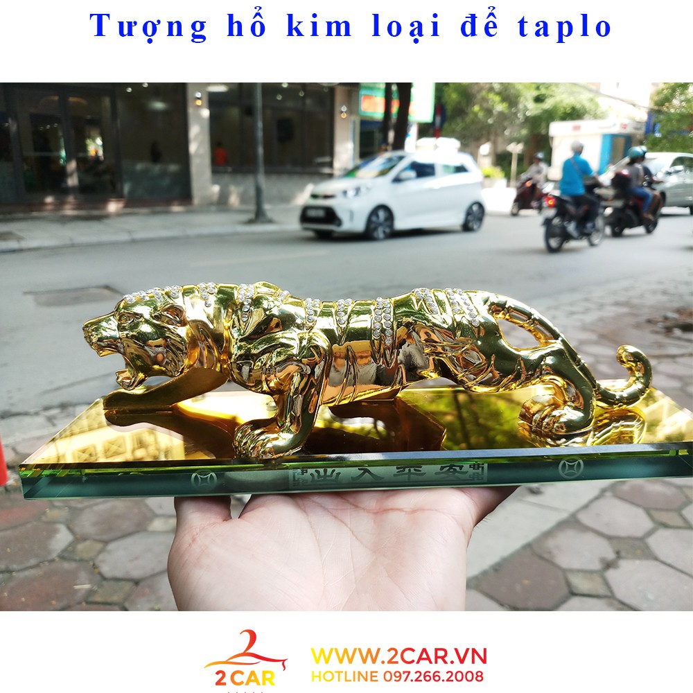 Tượng hổ vàng trang trí taplo ô tô