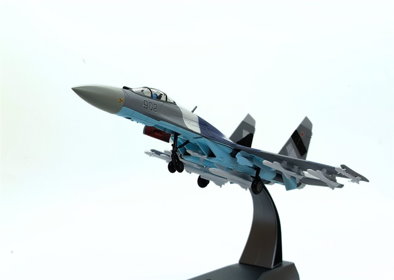 Mô hình máy bay SU35 tỷ lệ 1/100