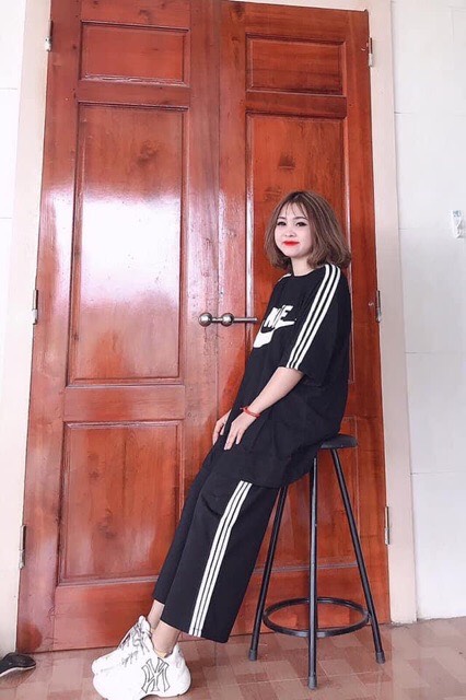 Quần thể thao ba sọc rộng