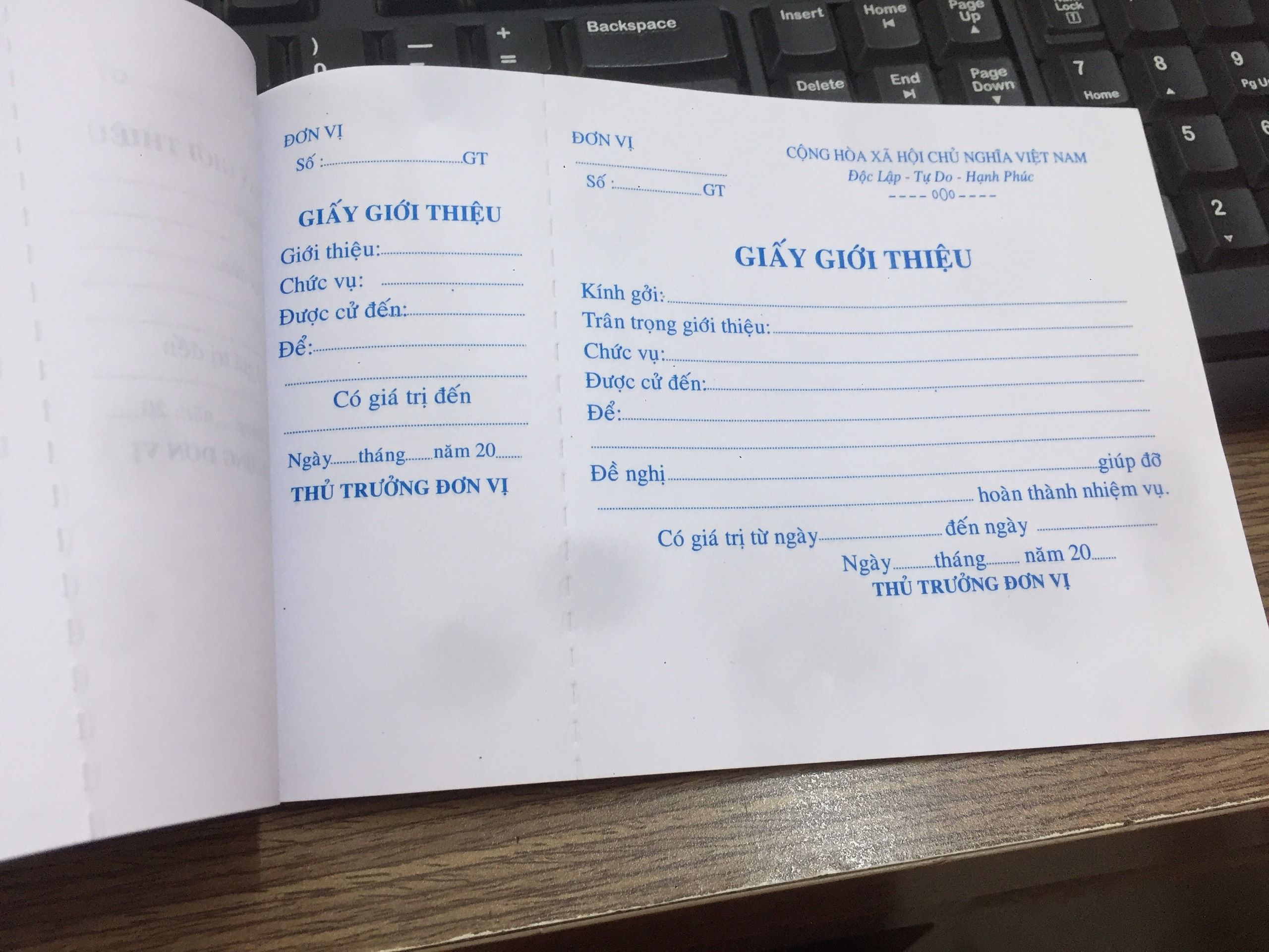 Lốc 10 cuốn giấy giới thiệu 1 liên 50 tờ có rãnh xé - 13 x 19cm