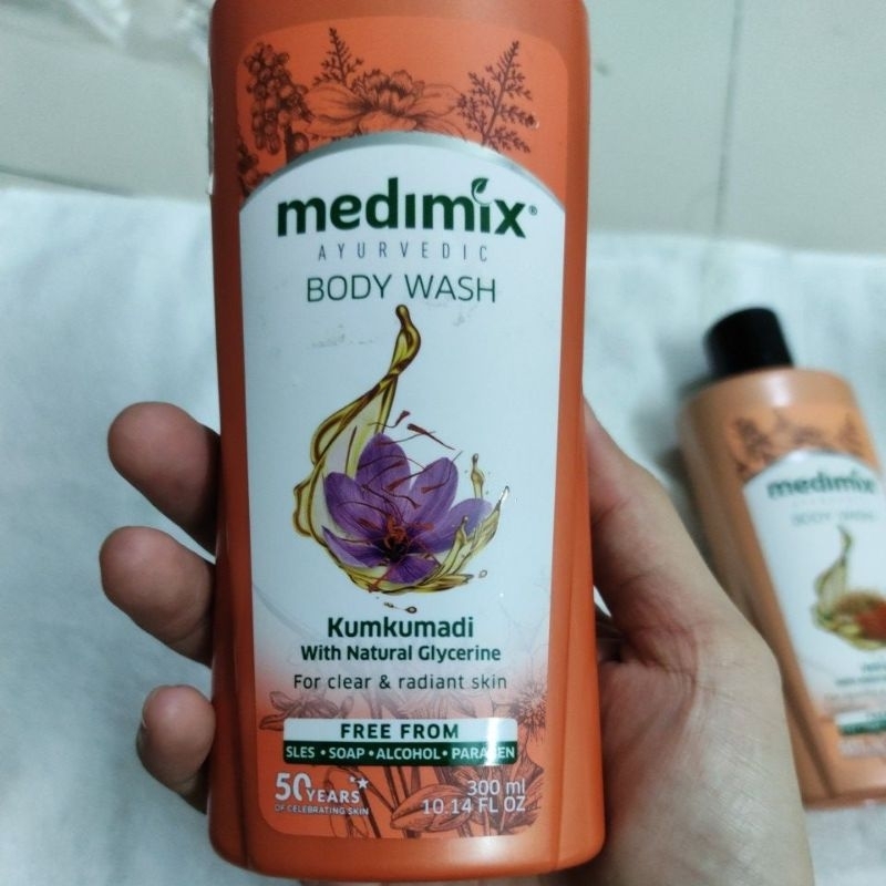 AA AA Sữa tắm ấn độ 300 ml.