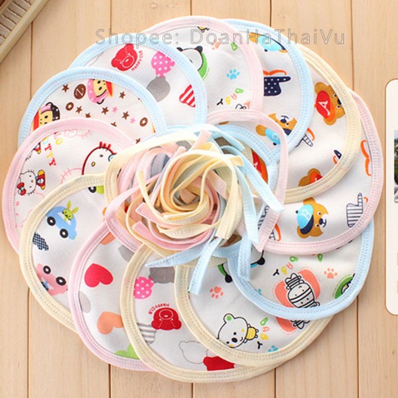 Yếm xô tròn buộc dây họa tiết hai mặt cho bé 0-6 tháng