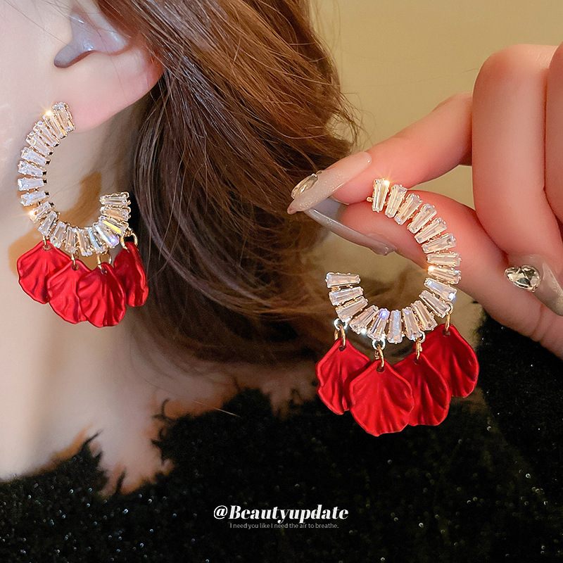 Pretty long lady earrings