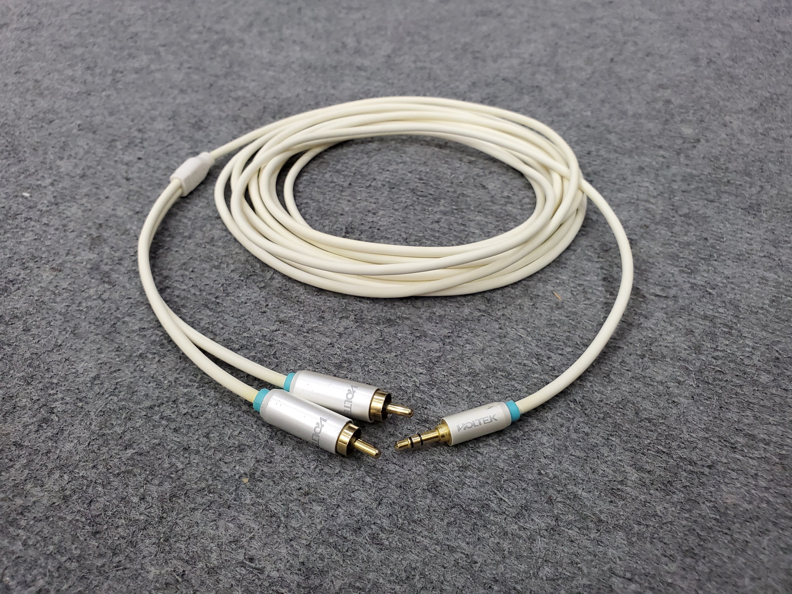 Dây 3.5 AV Holtek Bai Xịn 1.5m 2m 3m 5m