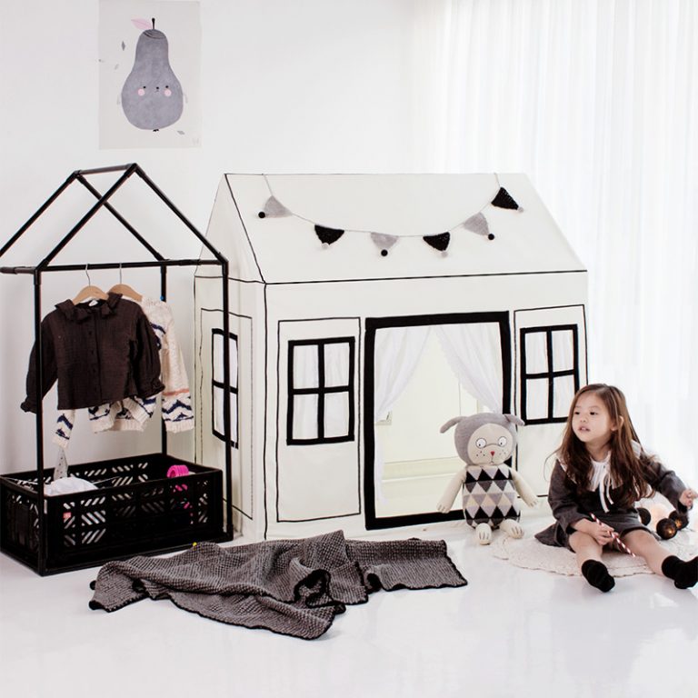 petite maison playhouse tent
