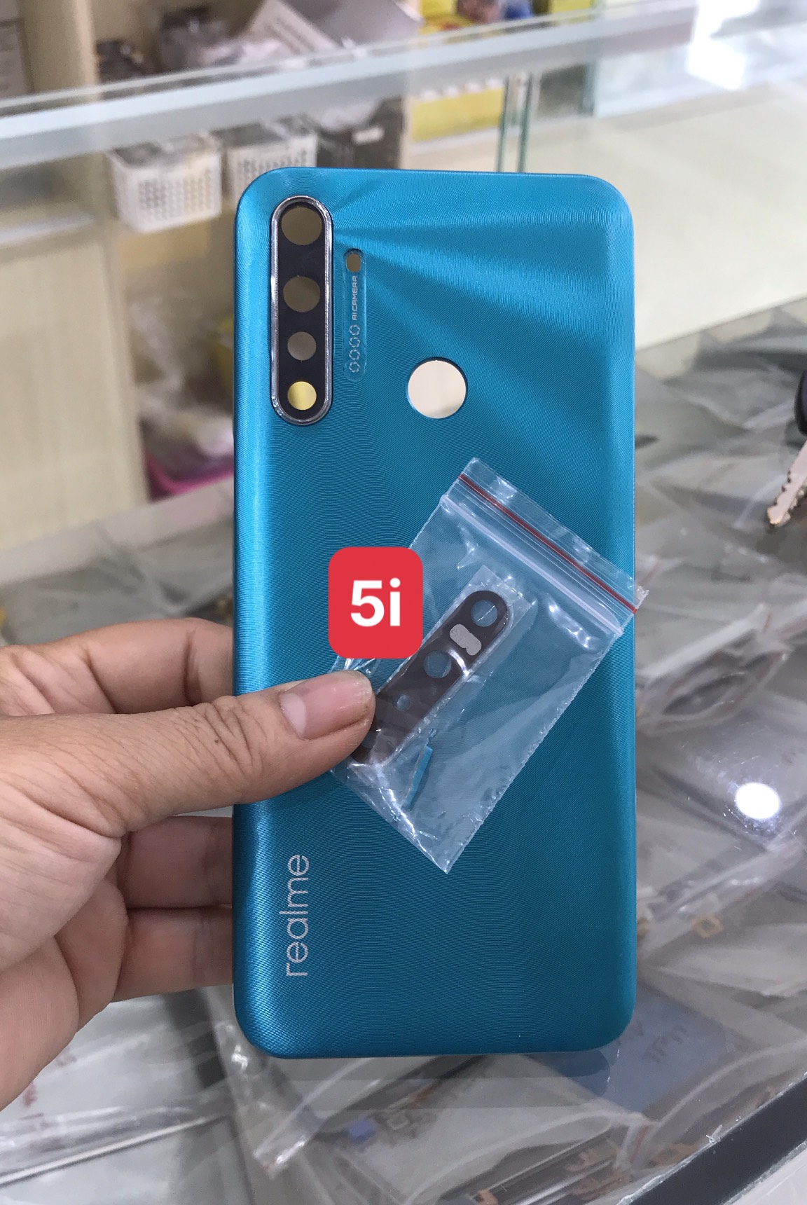 Lưng Vỏ Realme 5i ( có đủ kính camera và phím nhựa )