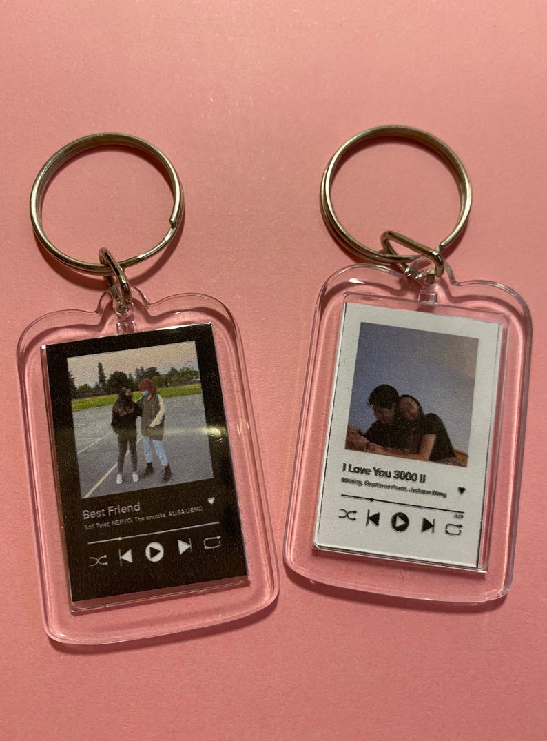 Móc khóa handmade bài hát Spotify theo yêu cầu
