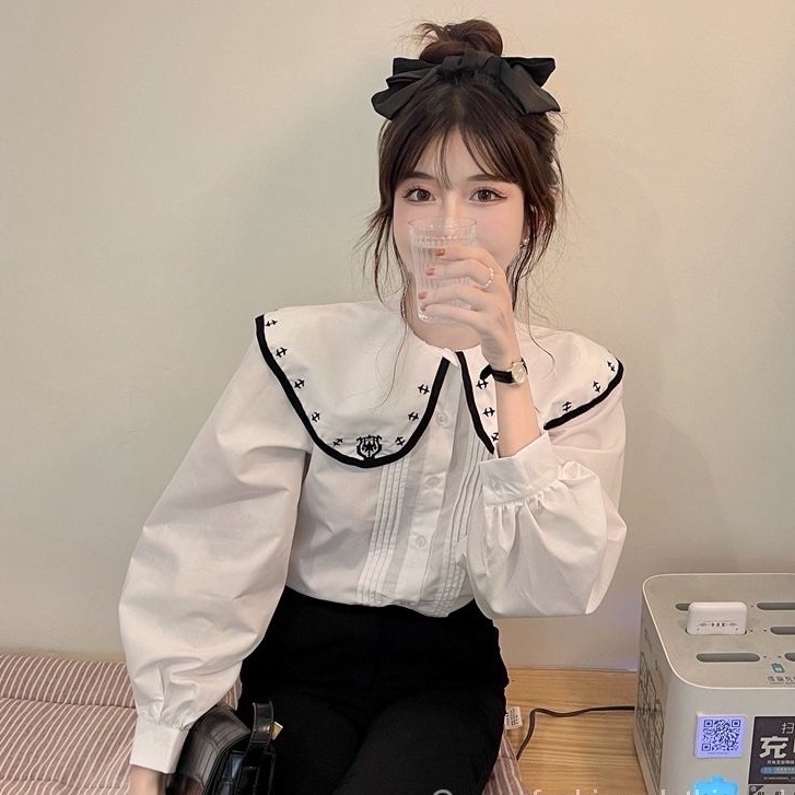 Áo sơ mi cổ phối viền đen