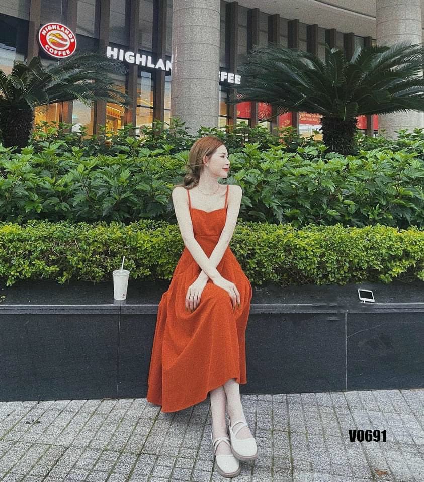 Đầm maxi xoè 2 dây - chất liệu lụa có mút - thiết kế đơn giản , nhẹ nhàng
