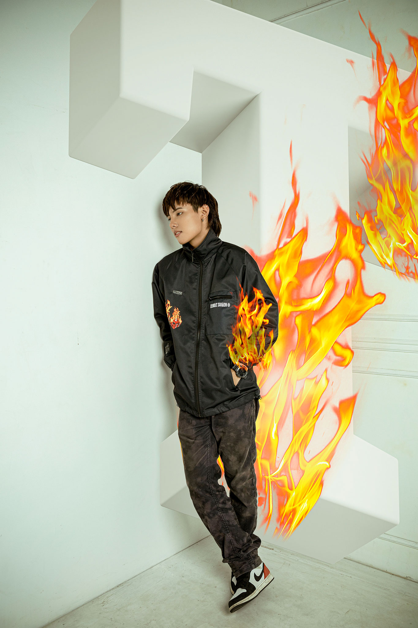 Áo Khoác Jacket TeeHolic Lửa Màu Đen