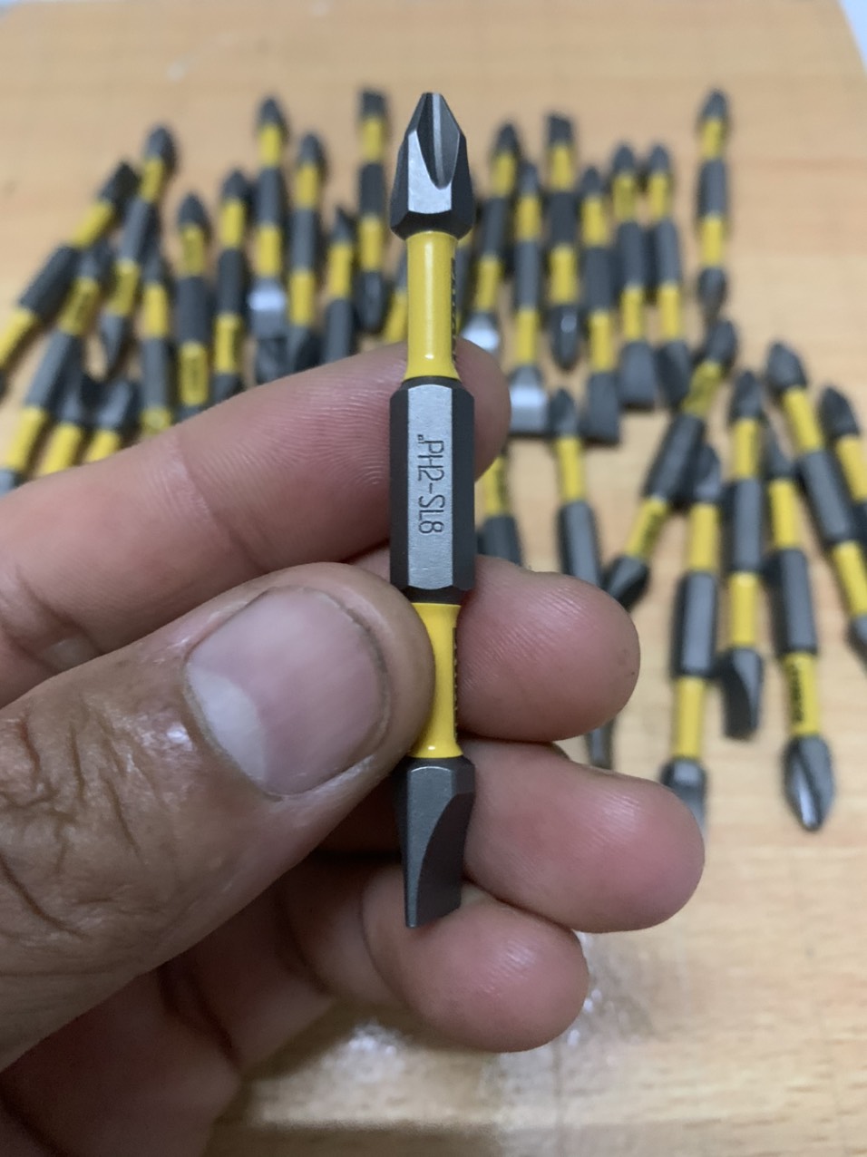 Mũi vít Dewalt hai đầu PH2-SL8 dài 7cm
