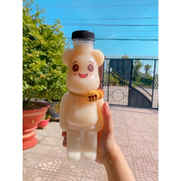 Chai gấu kèm nắp 550ml + tem dán dể thương