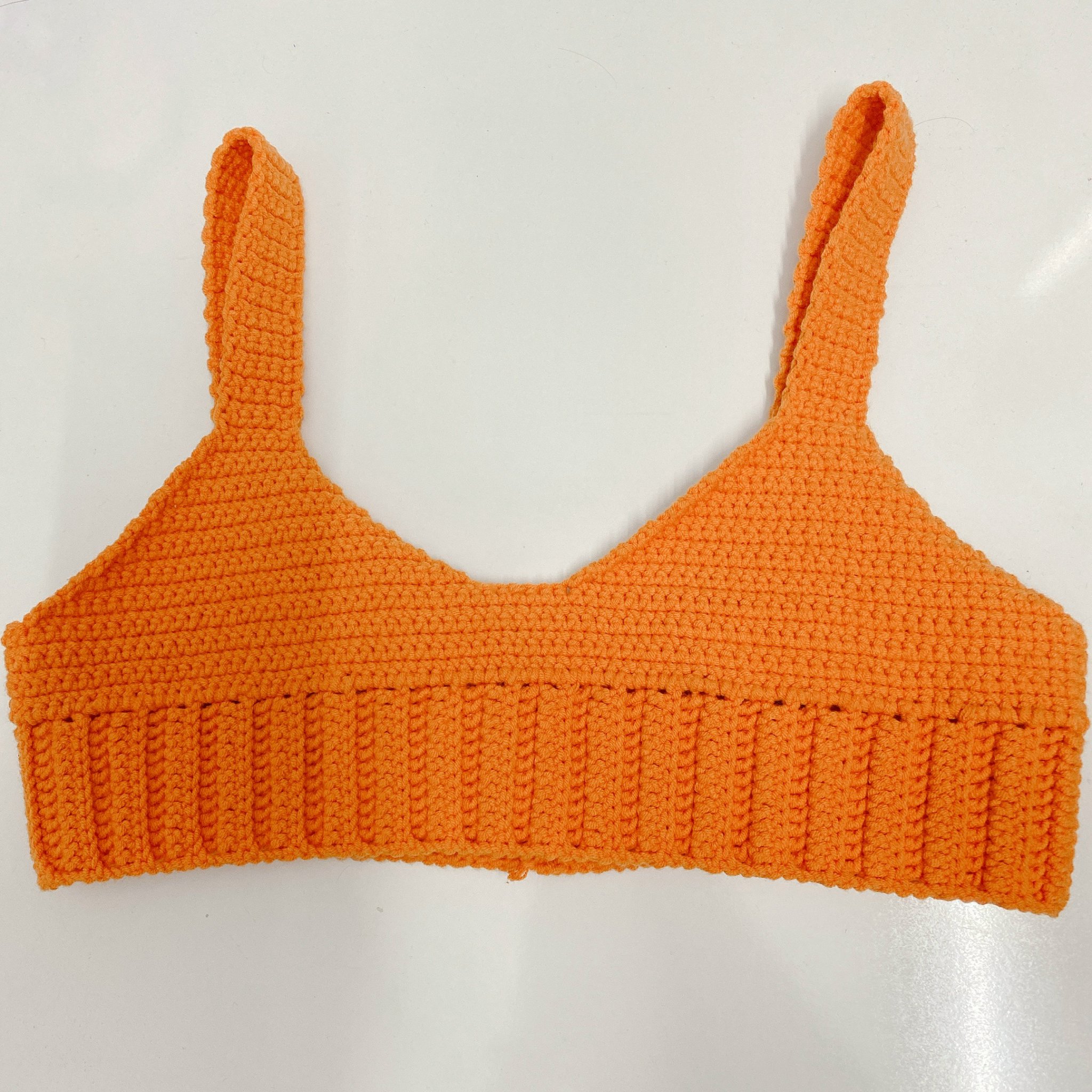 Áo croptop len hai dây bản to (Ảnh thật của shop)