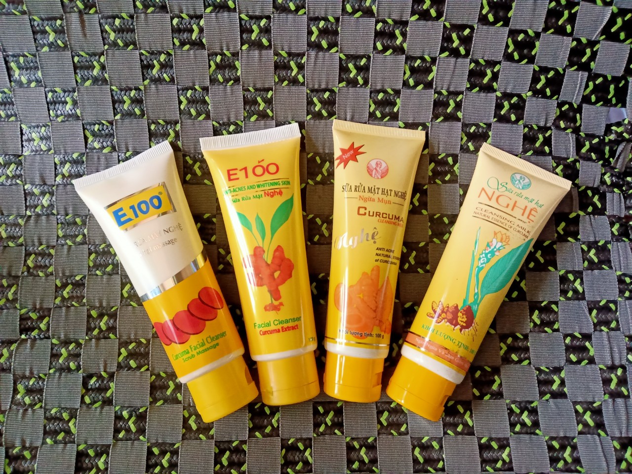 Sữa Rửa Mặt Nghệ E100+ Nghệ Hạt Thorakao