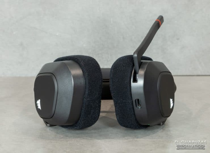 Tai nghe Corsair HS80 RGB Wireless
