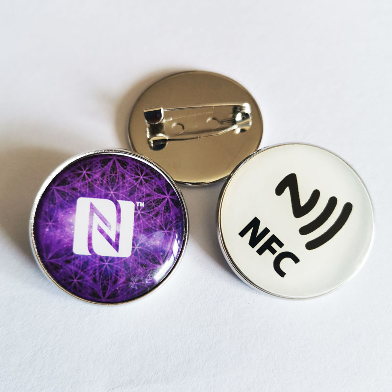 Smart%20Pins%20NFC%20Epoxy%20Scannable%20Lapel%20Pins%20-%20Image%207