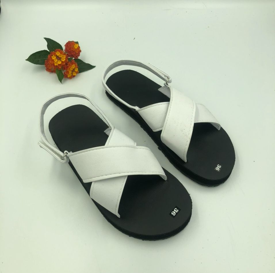 xăng đan nam nữ A9 trắng đế đen size từ 34 đến 44