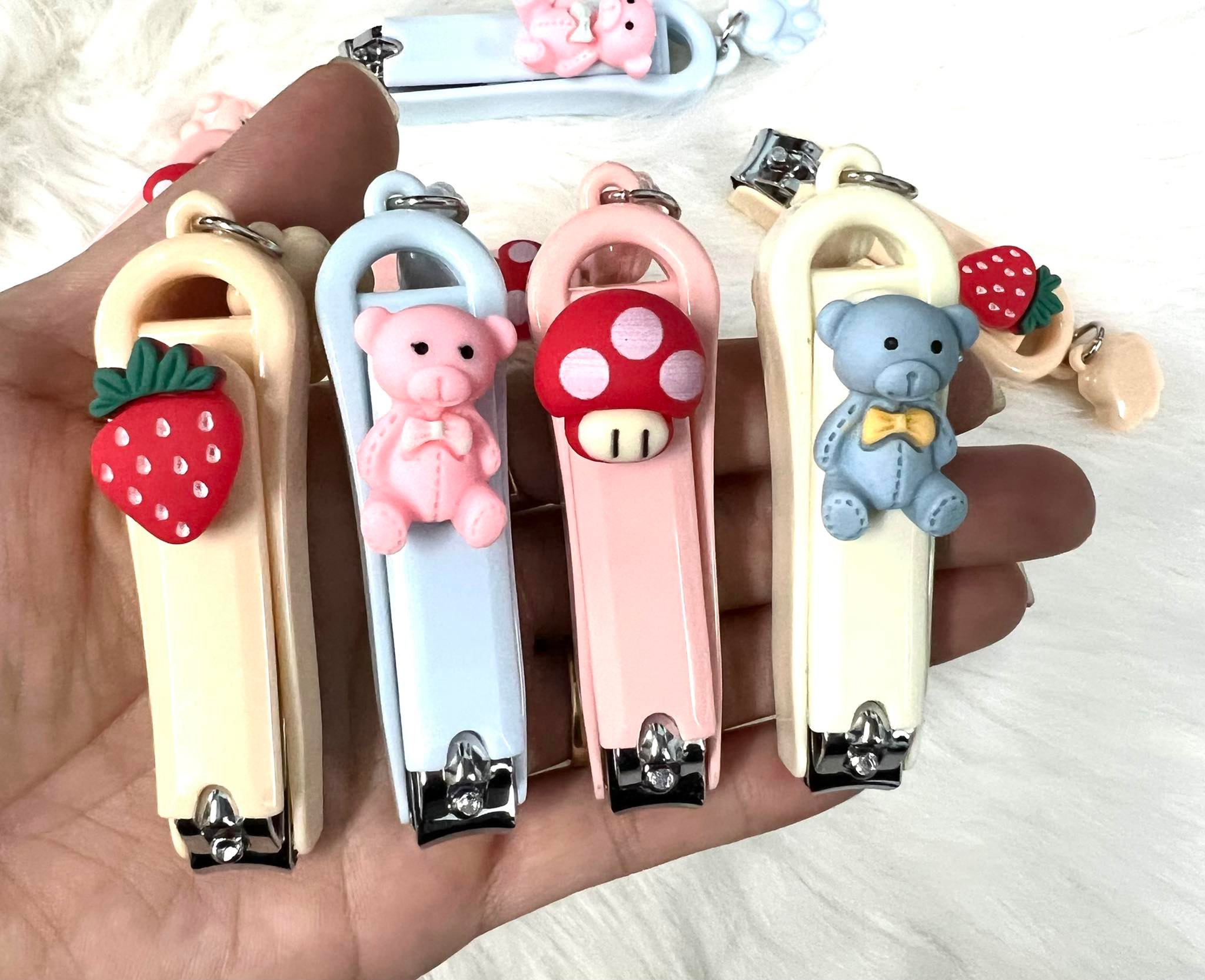 Bấm Móng Tay Thiết Kế Phong Cách Hoạt Hình Dễ Thương