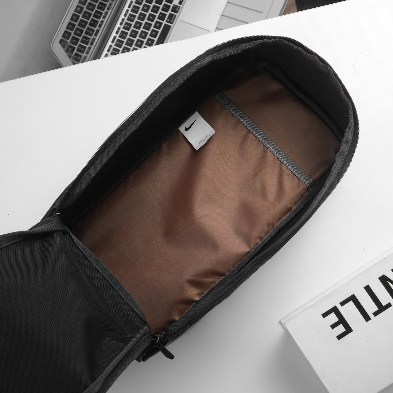 Túi đựng giày Nike Shoebox Bag