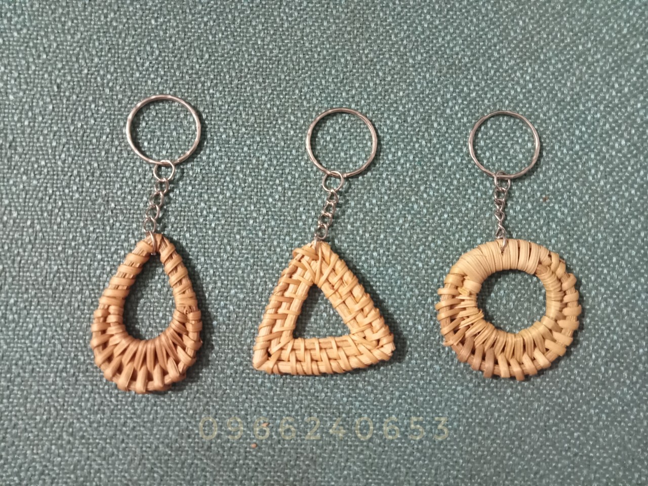 Móc khóa bằng mây tre đan